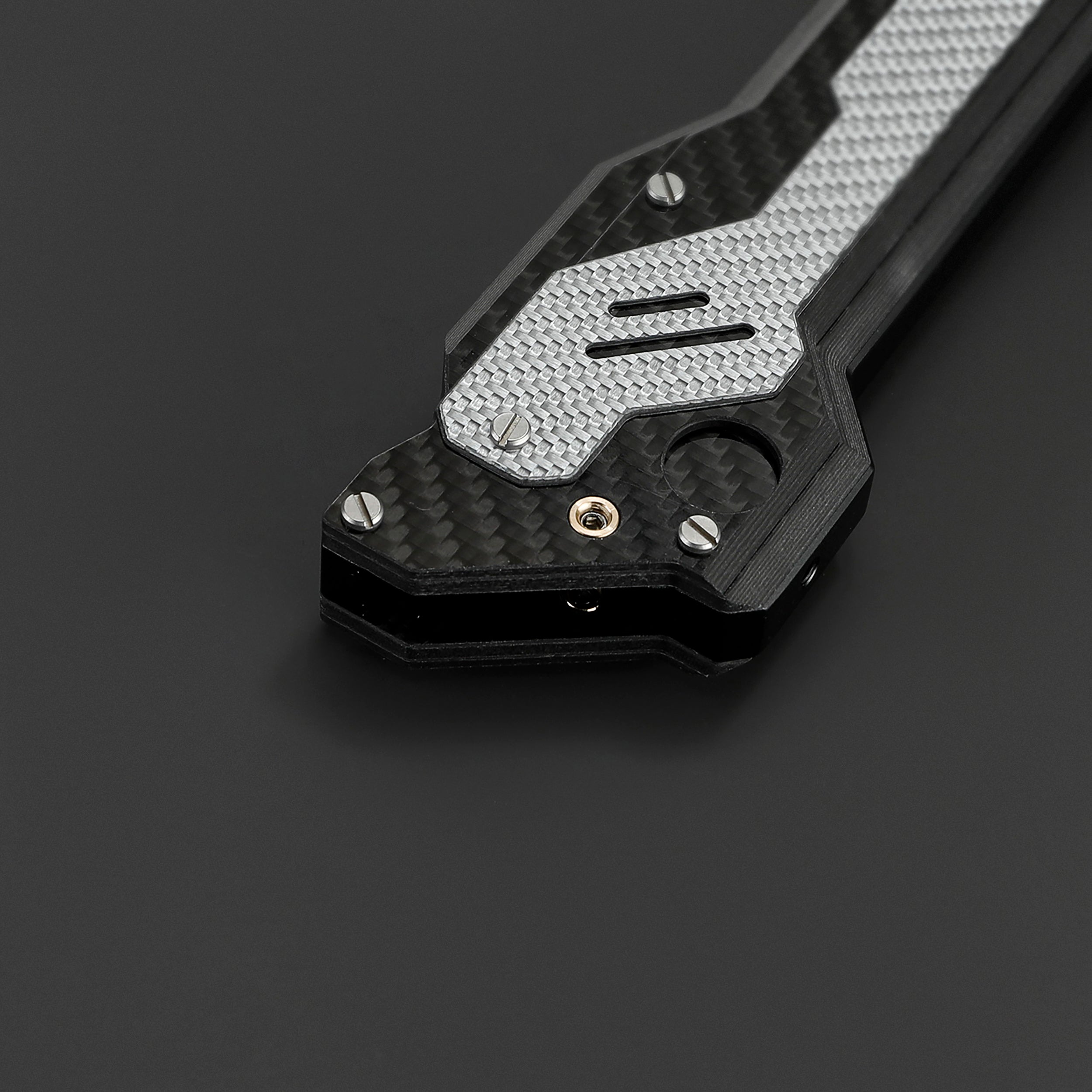 Carbon Battlix™ Saber