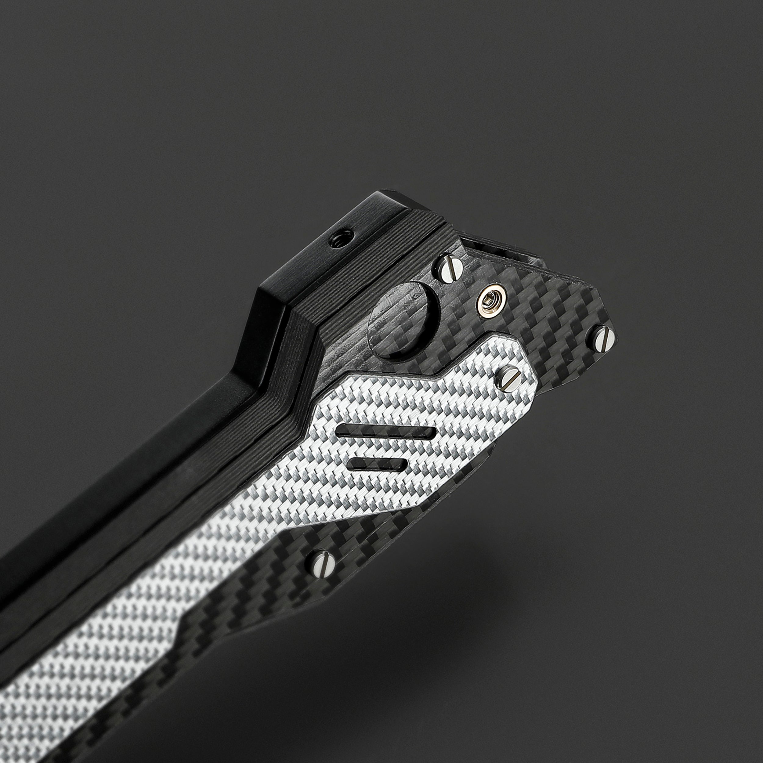 Carbon Battlix™ Saber